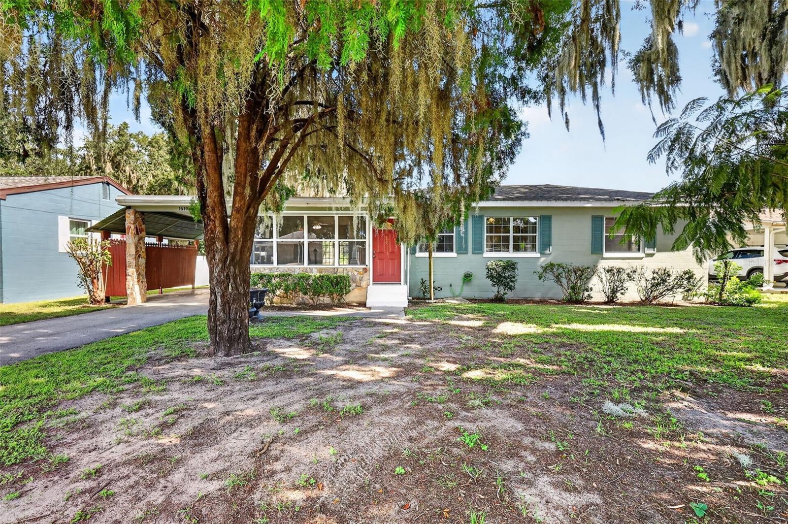 Listing photo 1 for 1610 Park Dr