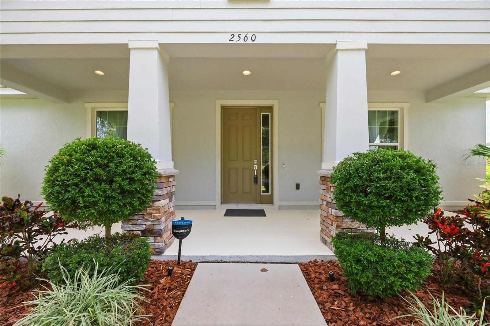 Listing photo 2 for 2560 Grasmere View Pkwy S