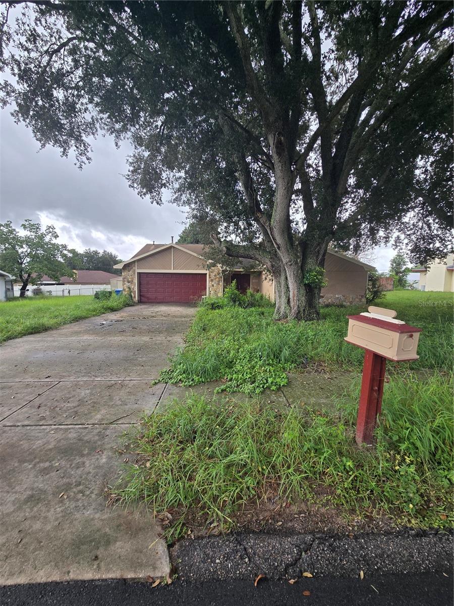 Listing photo 2 for 1406 Meadow Dr Ne