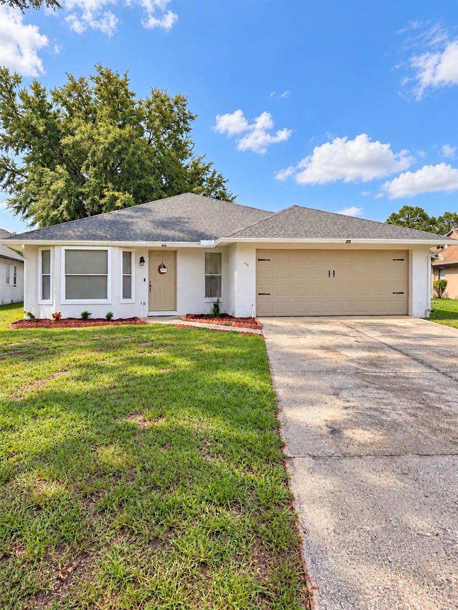 Listing photo 1 for 86 Lake Daisy Blvd