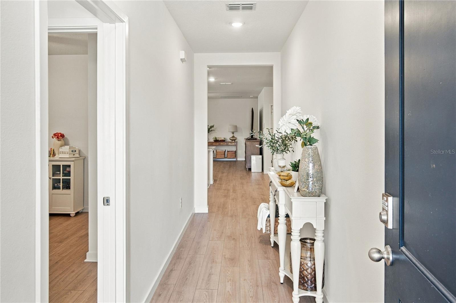 Listing photo 3 for 1132 Gull Dr