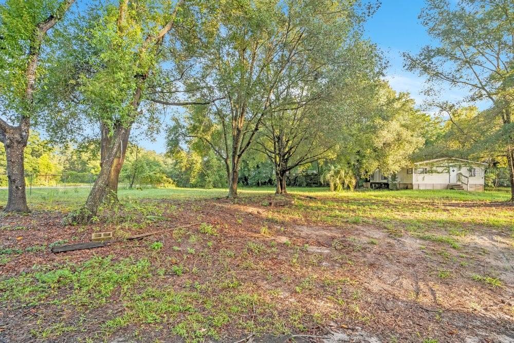 Listing photo 2 for 4855 Round Lake