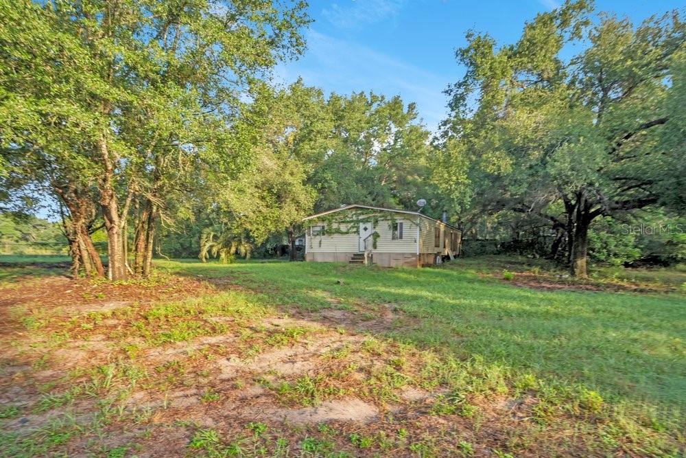 Listing photo 1 for 4855 Round Lake