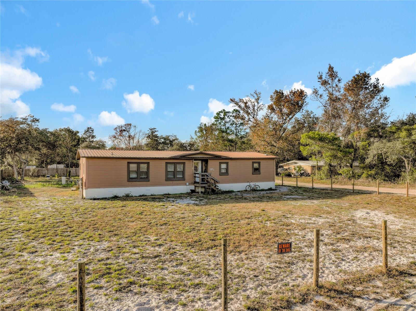 Listing photo 3 for 45797 Ohio St
