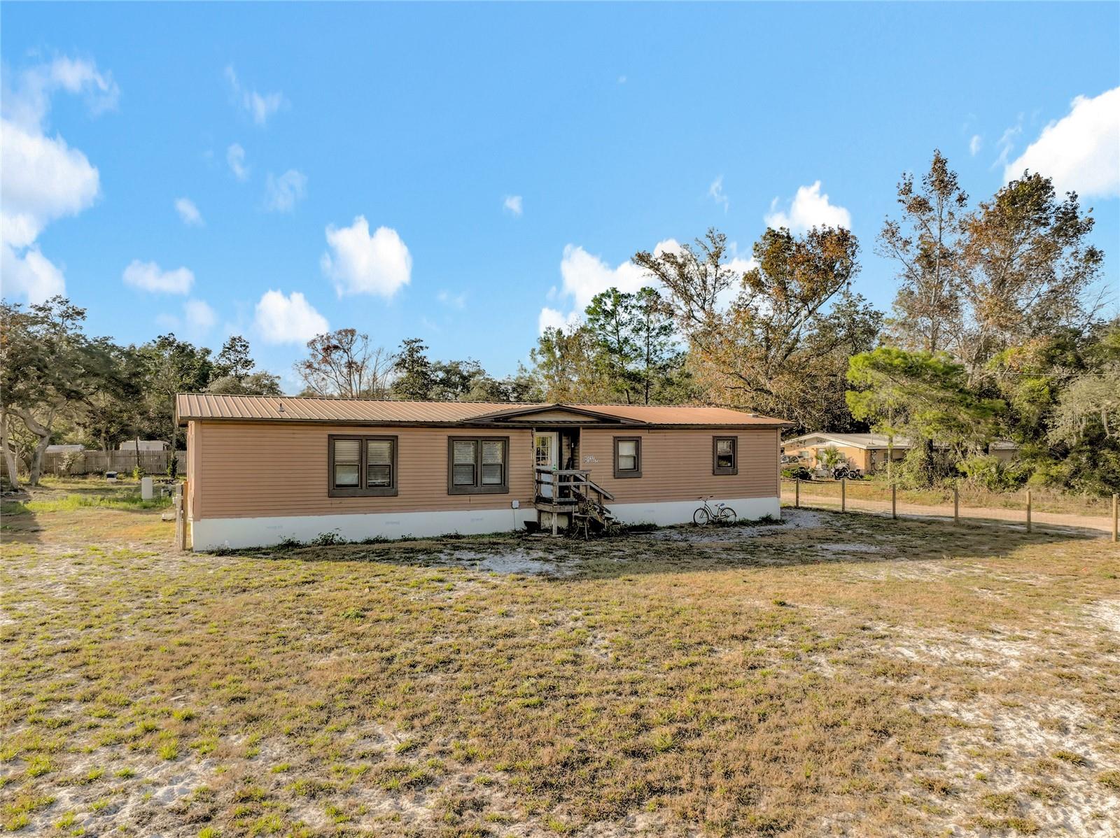 Listing photo 2 for 45797 Ohio St