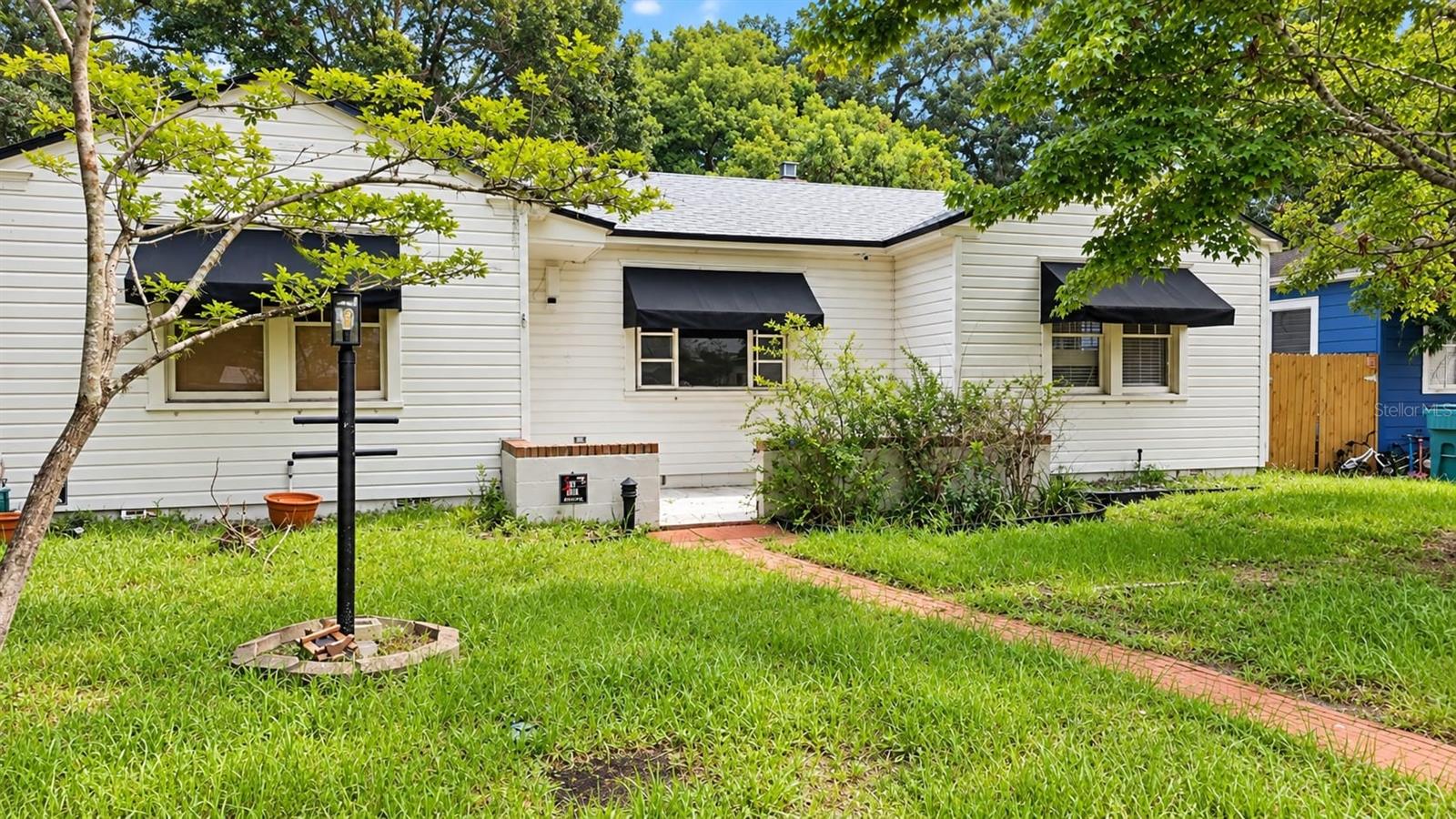 Listing photo 1 for 2217 Princeton Ct
