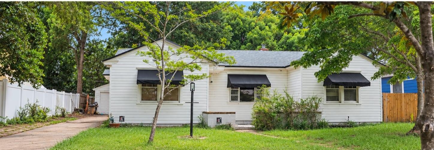 Listing photo 2 for 2217 Princeton Ct