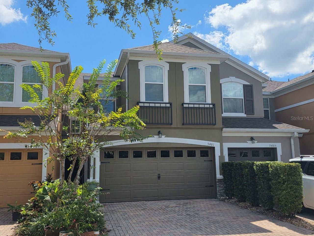 Listing photo 1 for 9481 Tawnyberry St