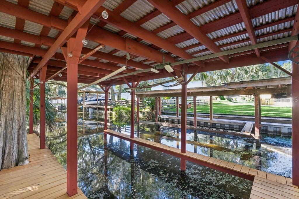 Listing photo 3 for 30749 Glenn Dr