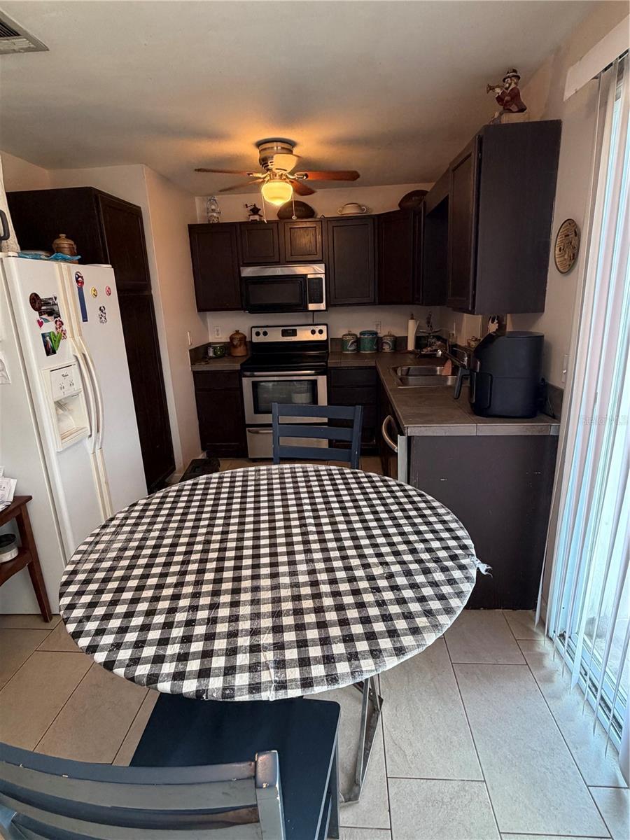 Listing photo 3 for 8148 Cyers Ln