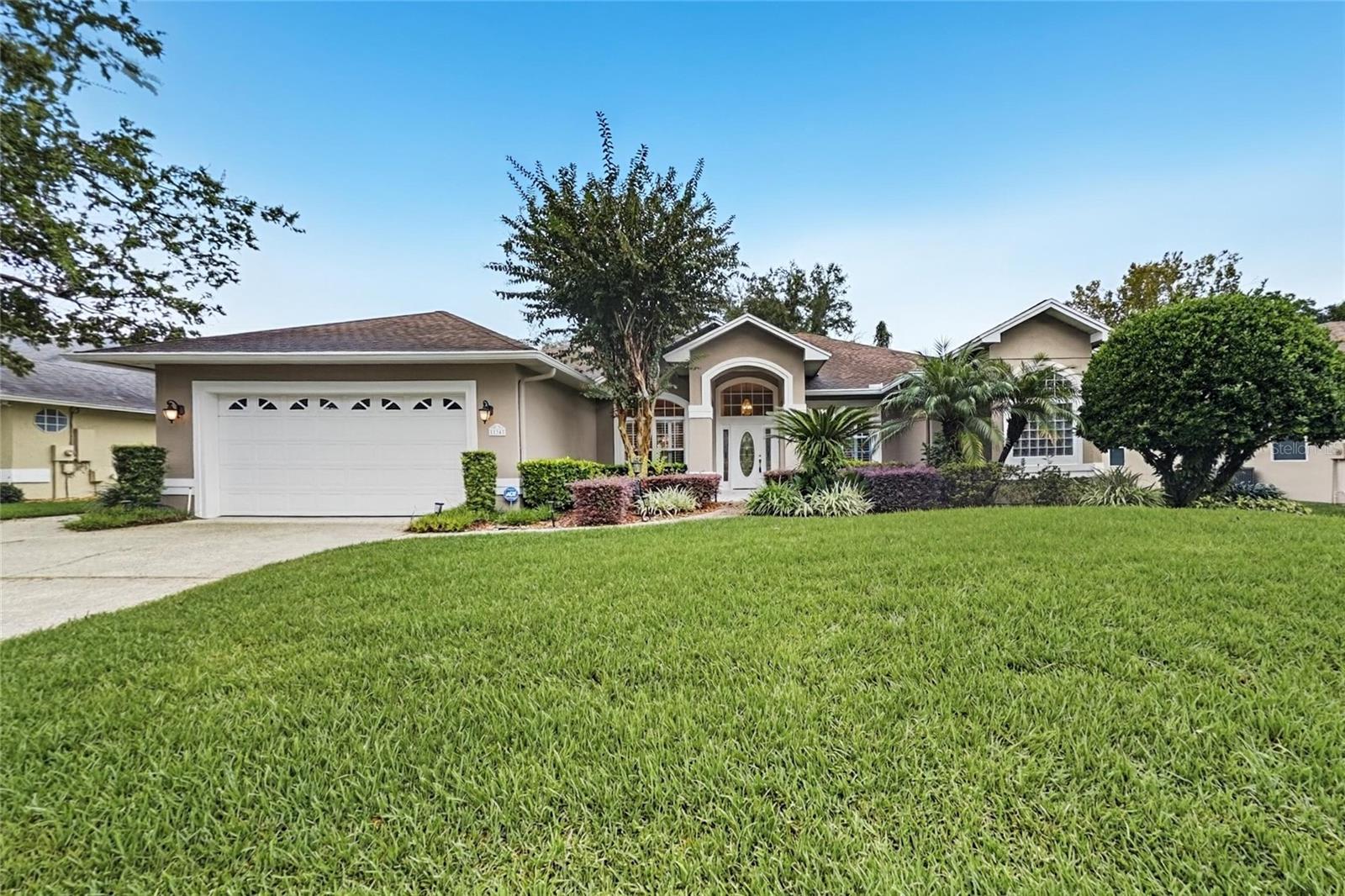 Listing photo 1 for 134 Varsity Cir