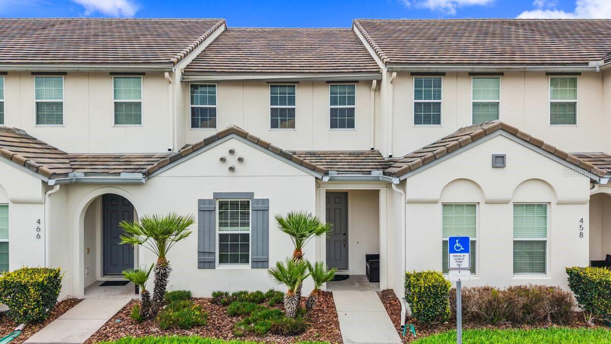Listing photo 1 for 462 Captiva Dr