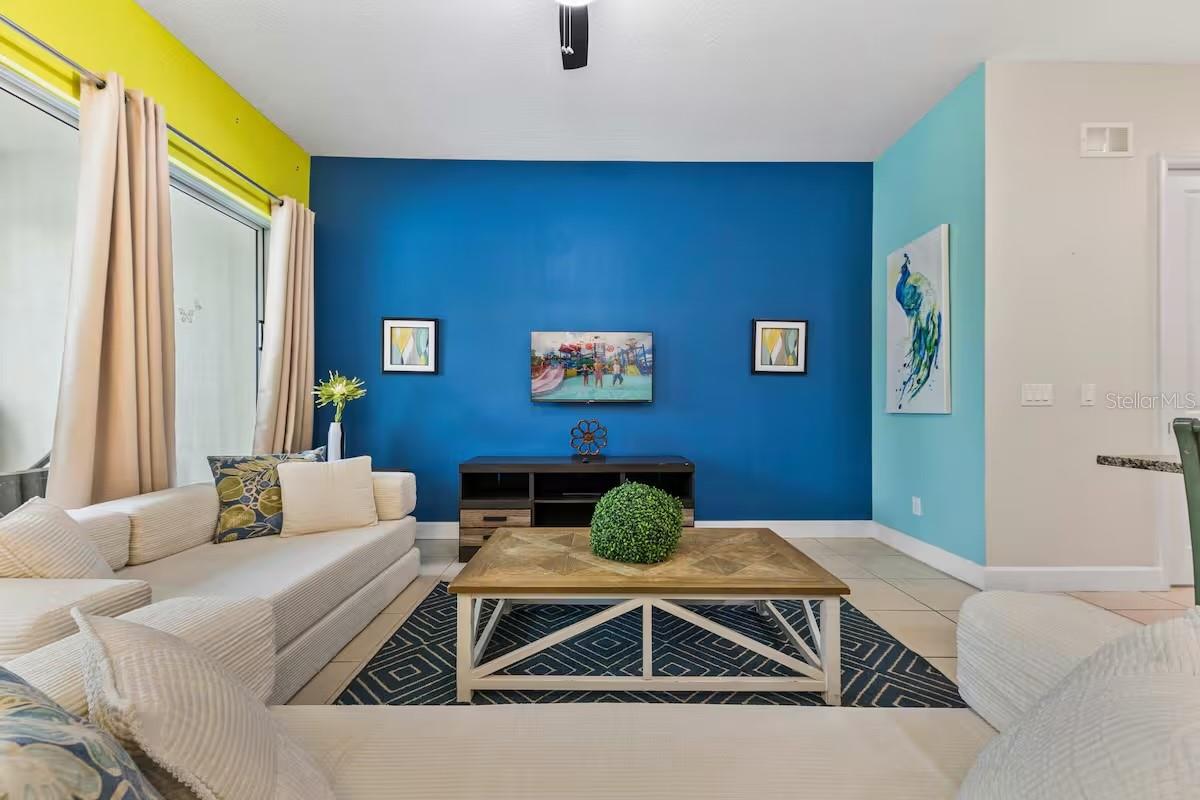 Listing photo 3 for 462 Captiva Dr