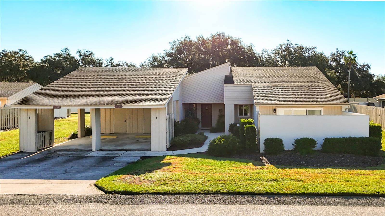 Listing photo 1 for 3936 Oak Loop #7