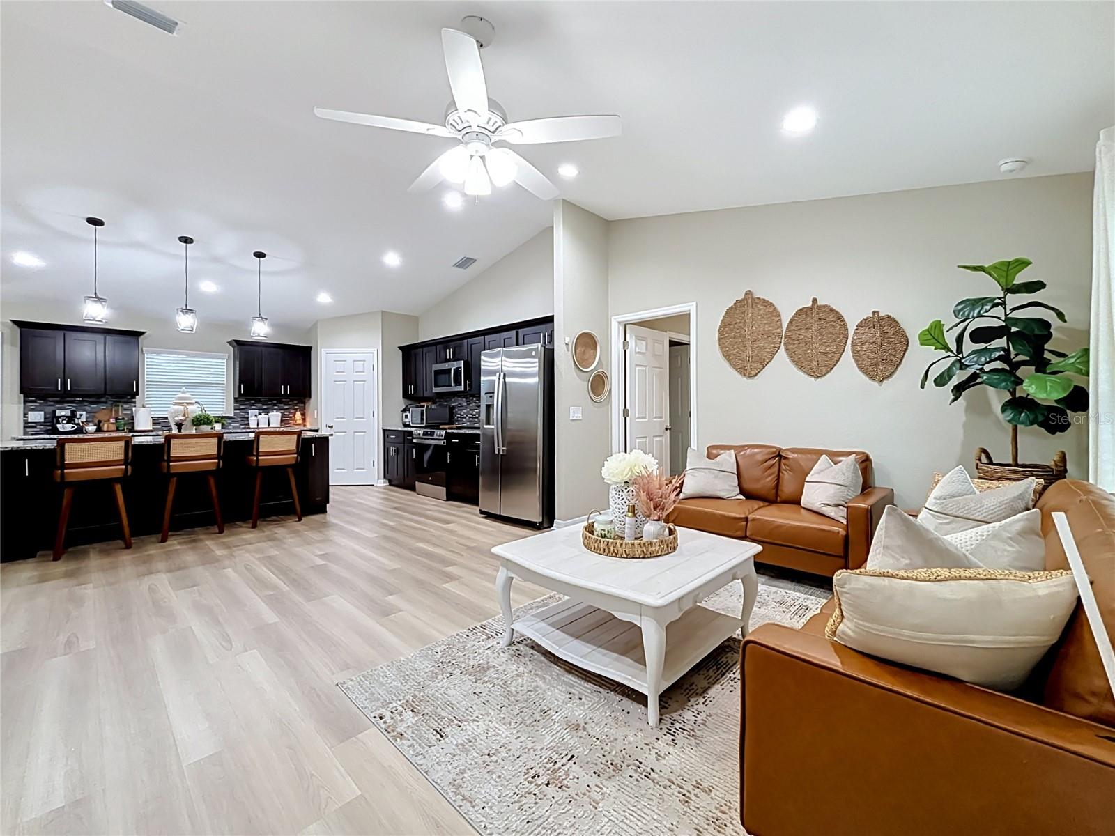 Listing photo 3 for 221 Avenue P Nw