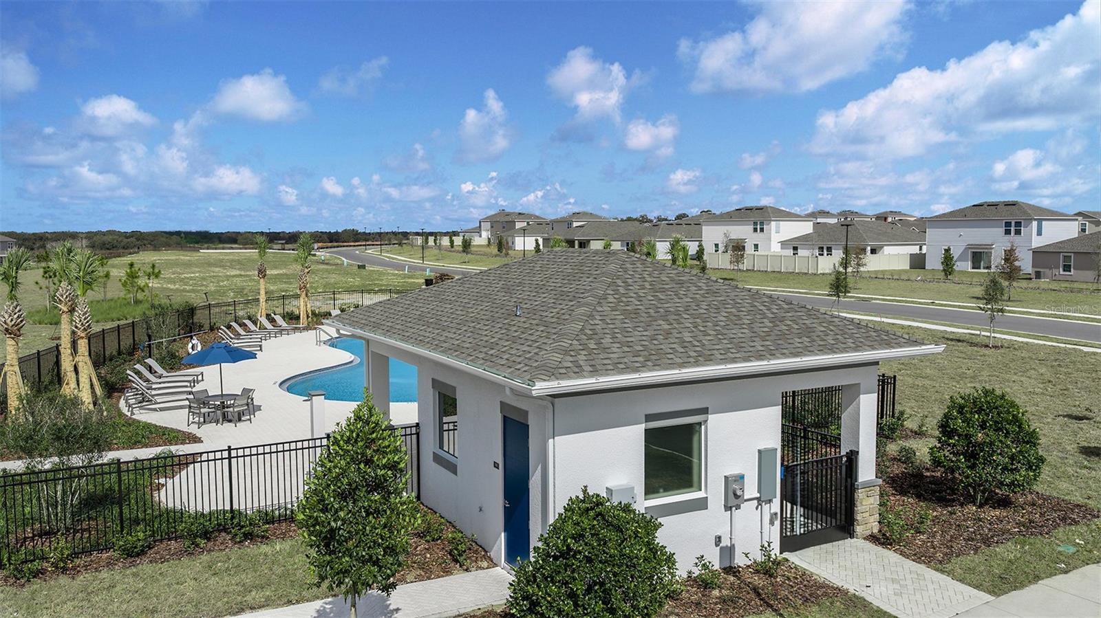 Listing photo 3 for 557 Moonstone Ct