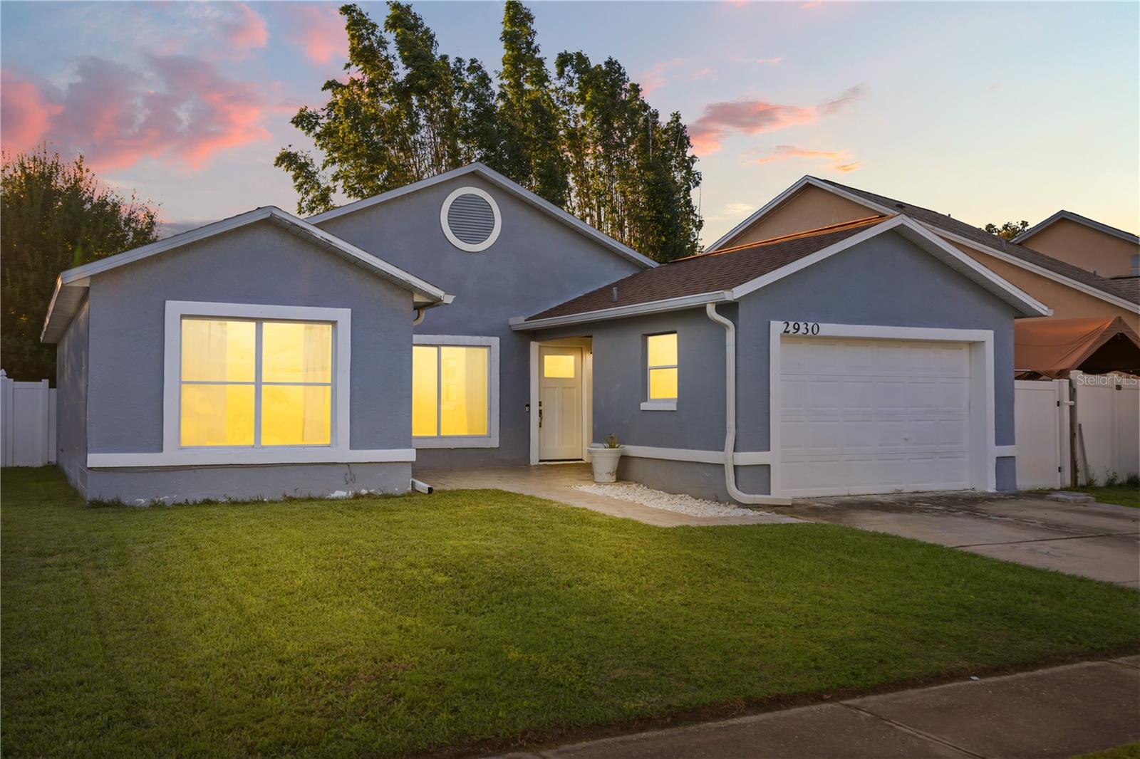 Listing photo 1 for 2930 Woolridge Dr