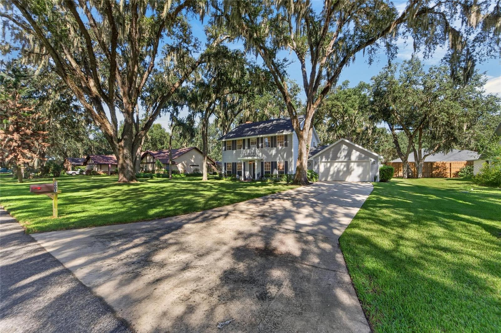 Listing photo 3 for 2607 Twelve Point Dr