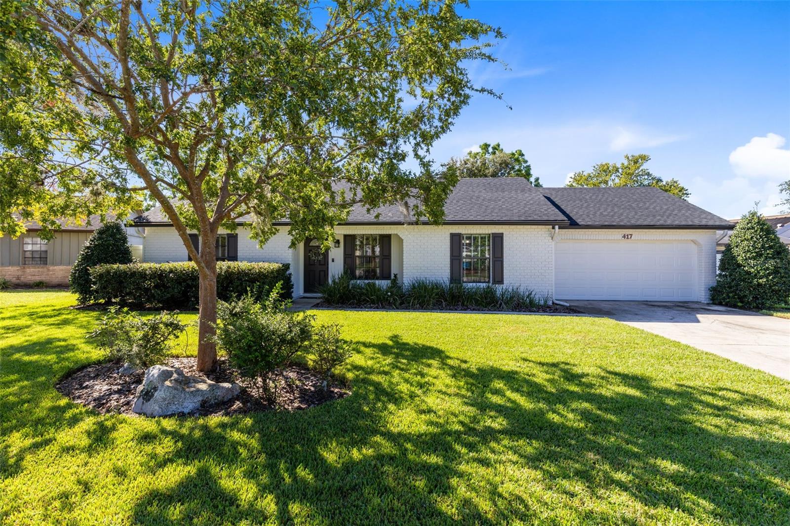 Listing photo 1 for 417 Holly Ct
