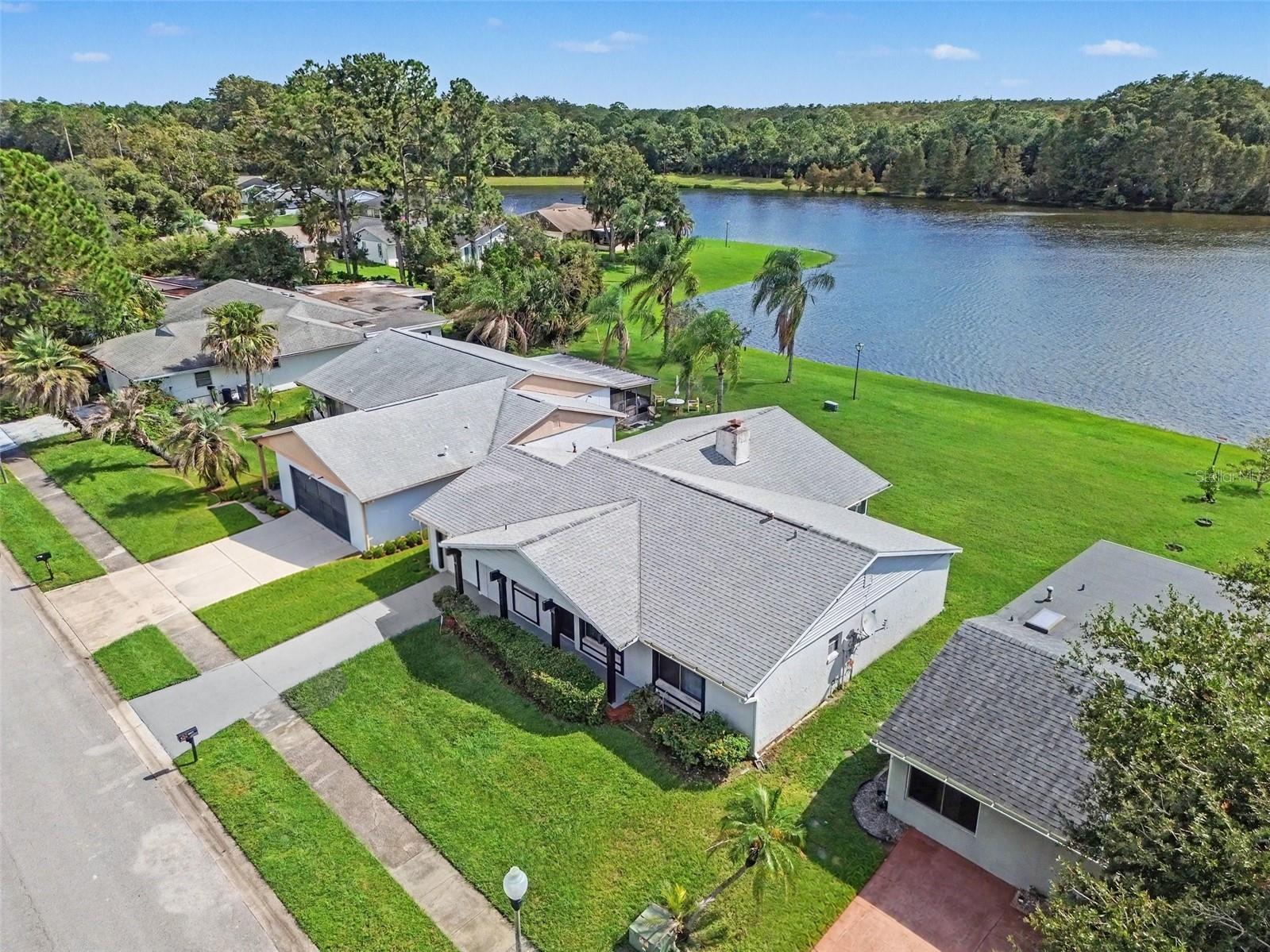 Listing photo 2 for 10443 Larissa St