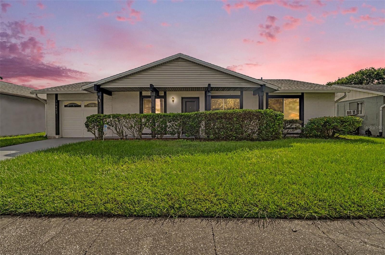 Listing photo 1 for 10443 Larissa St