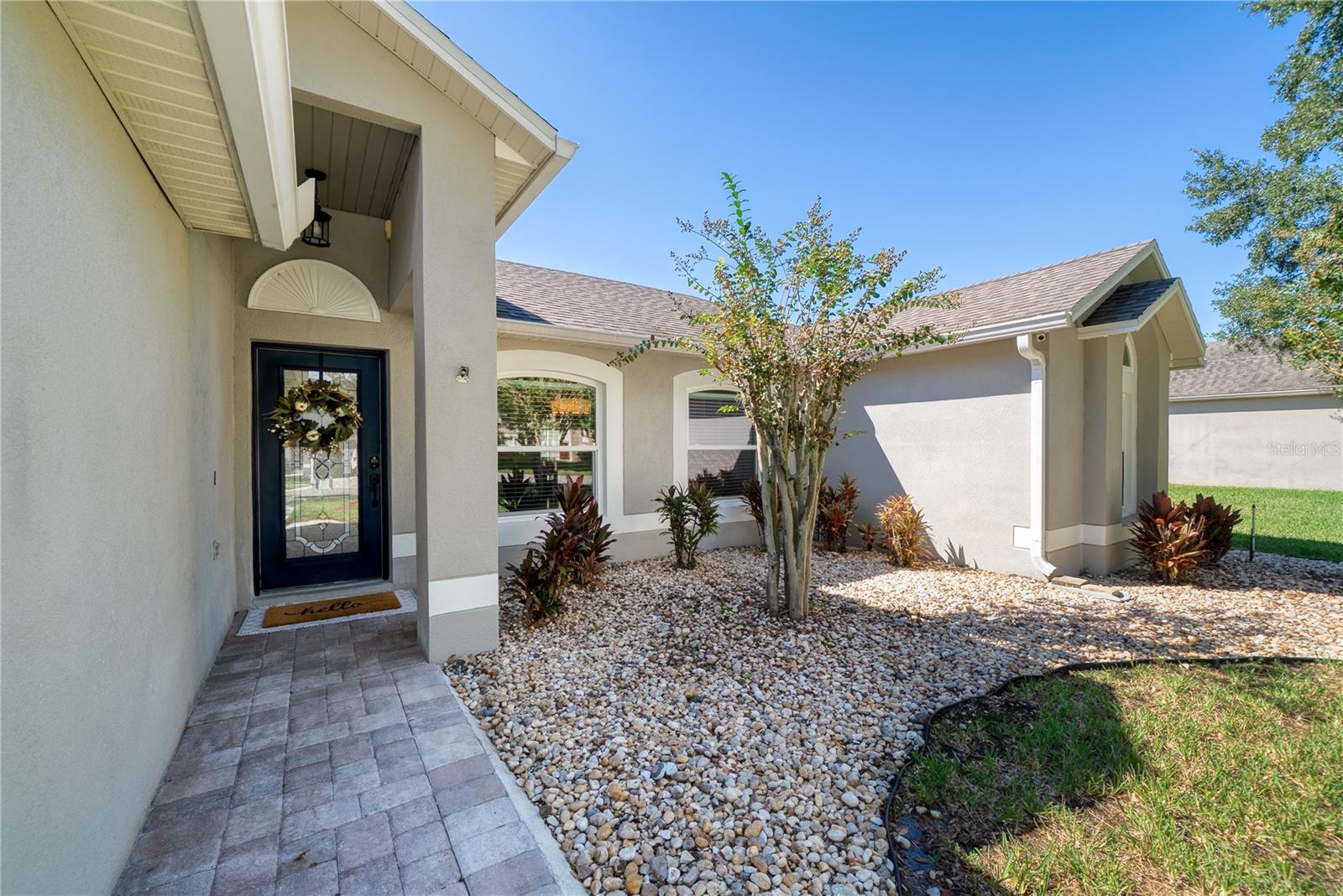 Listing photo 3 for 8 Lakeview Reserve Blvd