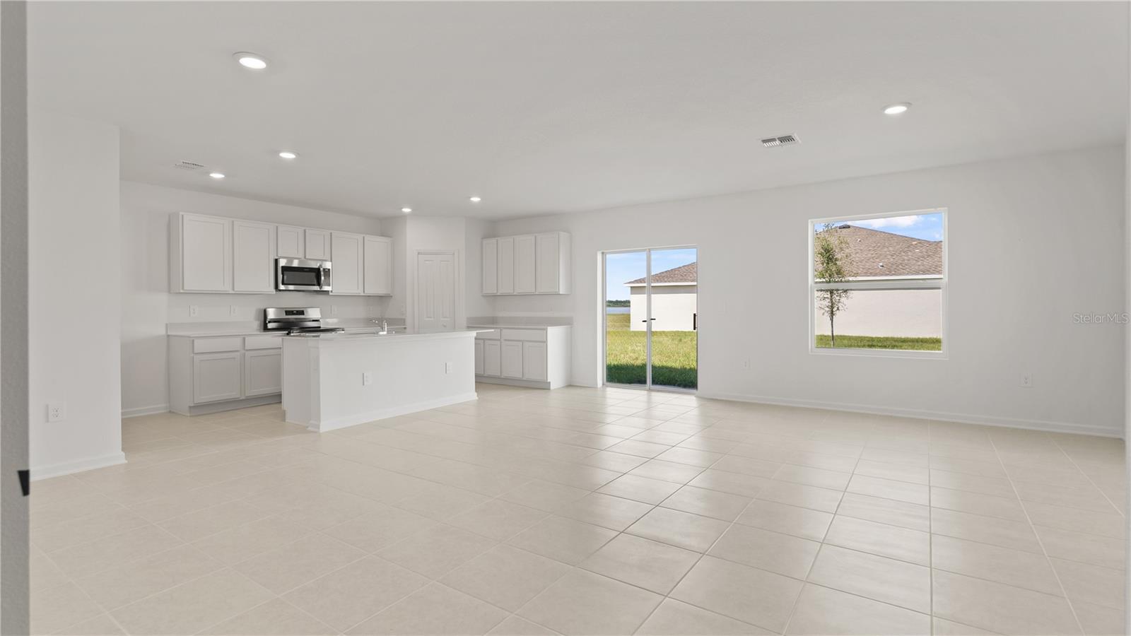 Listing photo 2 for 6245 Botticella Blvd