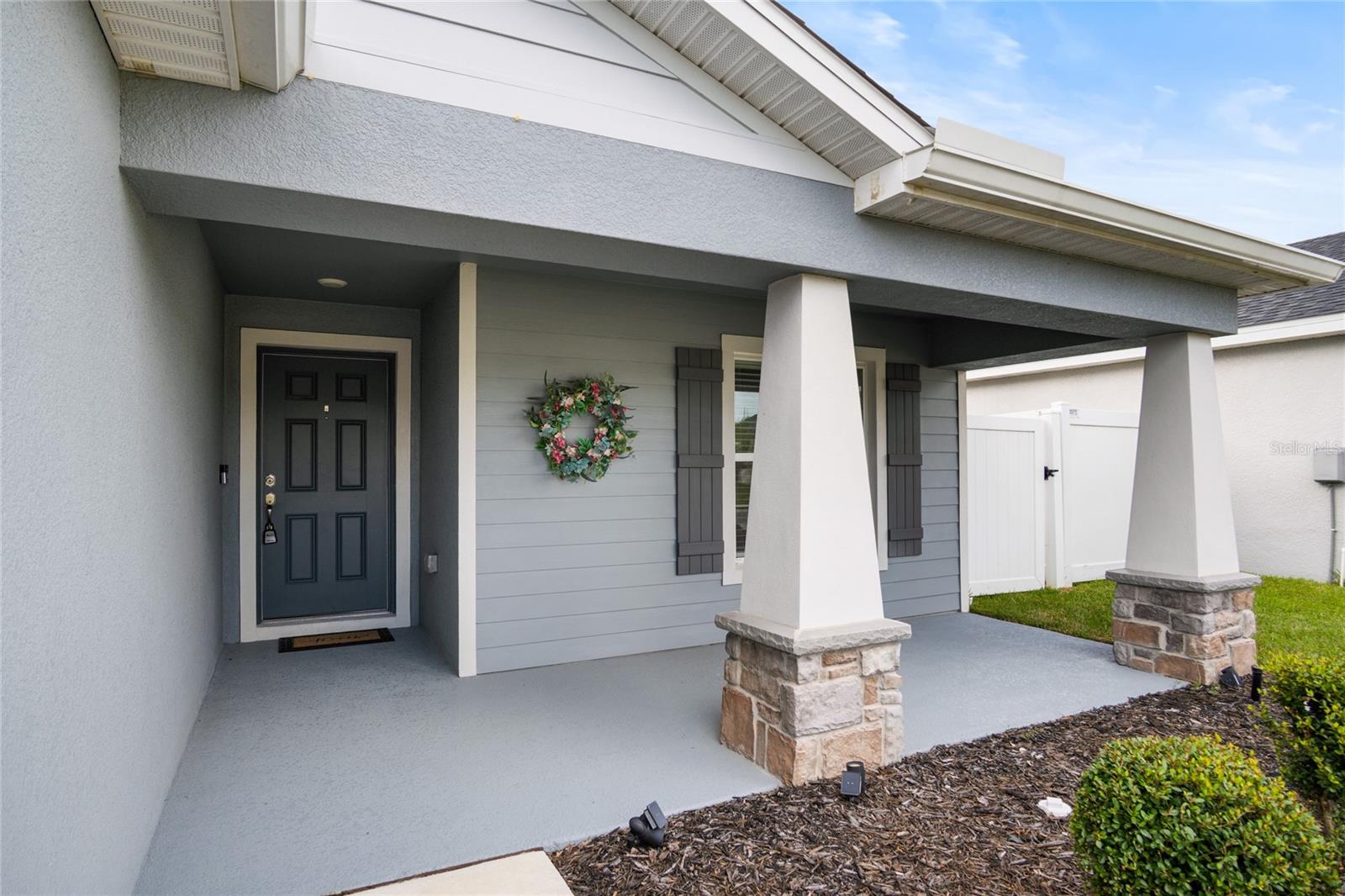 Listing photo 3 for 1075 Tropea Ln