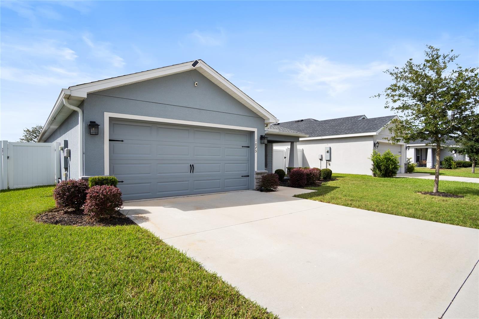 Listing photo 2 for 1075 Tropea Ln