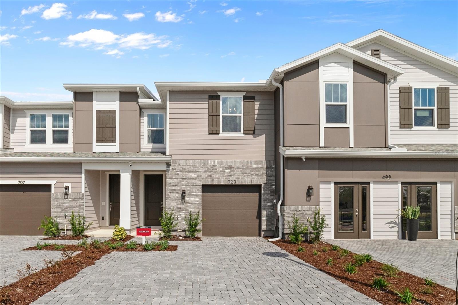 Listing photo 1 for 514 Southern Edge Way