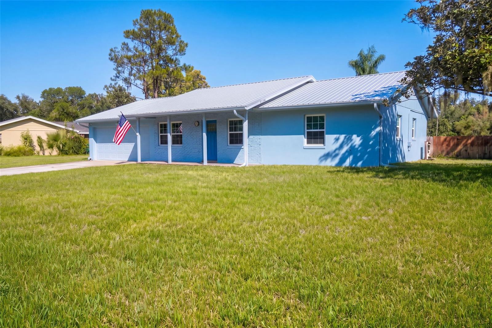 Listing photo 1 for 603 N Hawley St