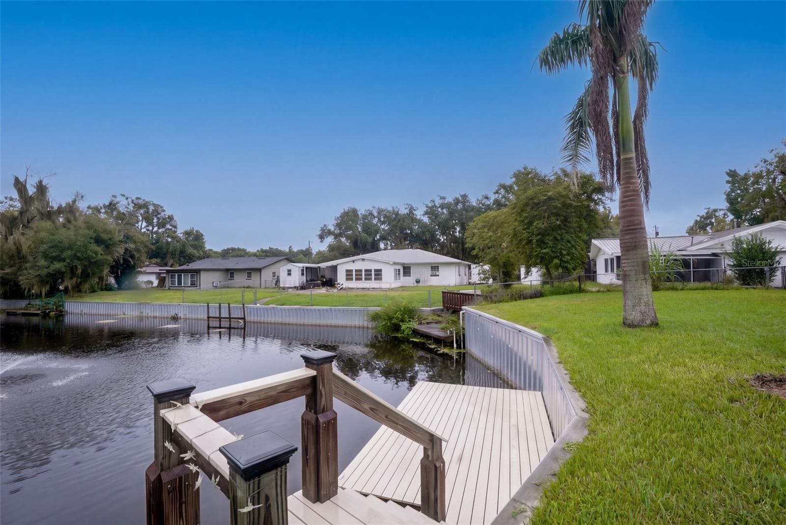 Listing photo 3 for 603 N Hawley St