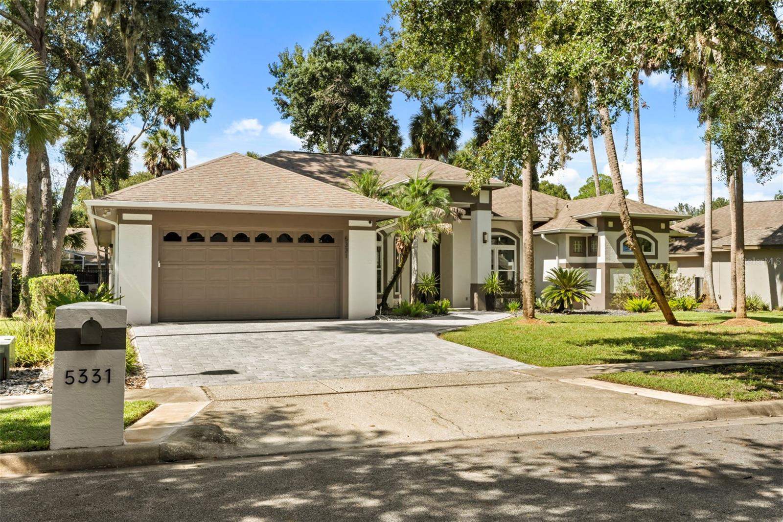 Listing photo 2 for 5331 Lake Bluff Ter