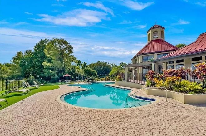 Listing photo 2 for 236 Afton Sq #207