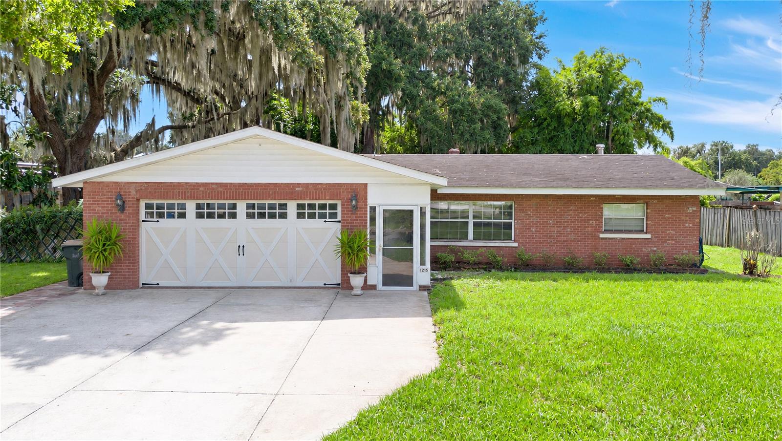 Listing photo for 1215 Lakeshore Blvd