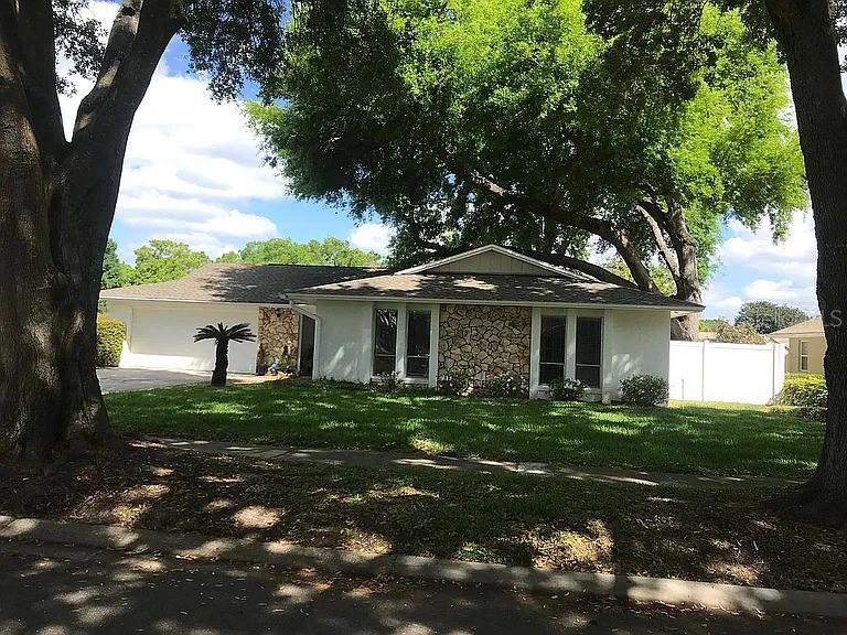Listing photo 1 for 503 Astria Ct