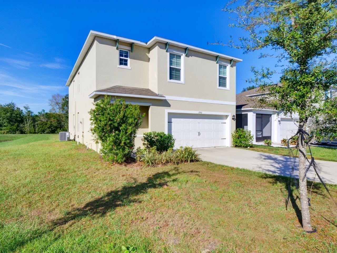 Listing photo 2 for 2501 Ribbon Fall Ave