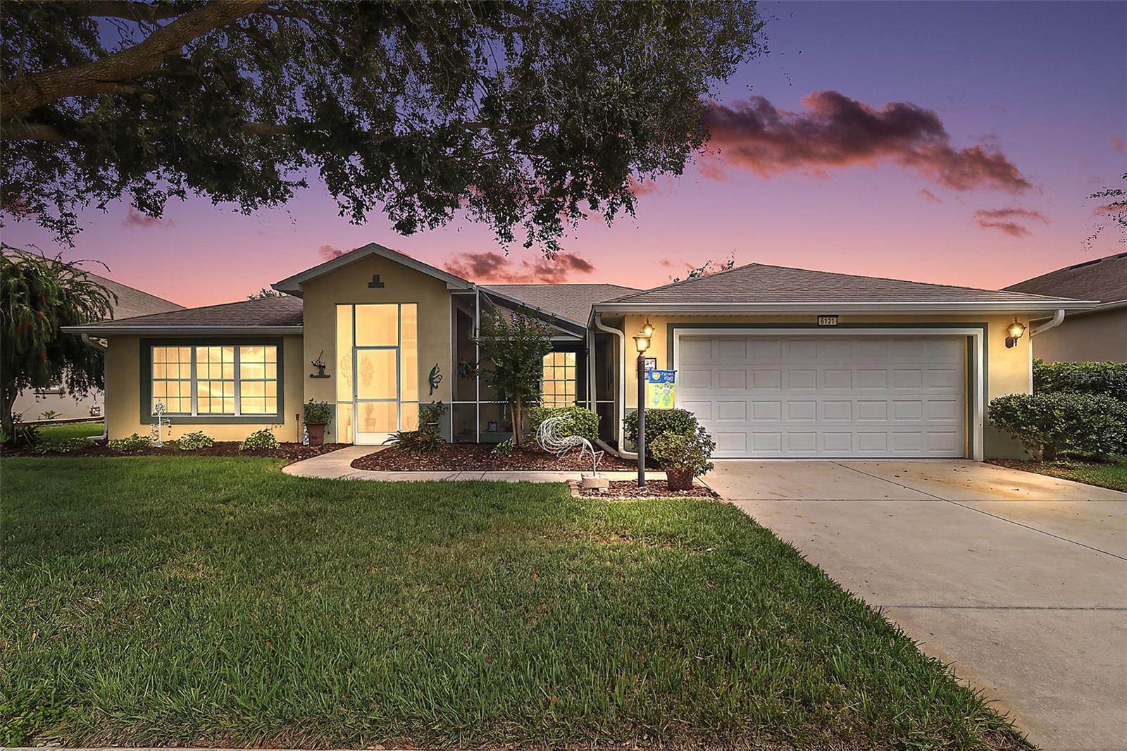 Listing photo 2 for 6121 Hunters Ridge Ave
