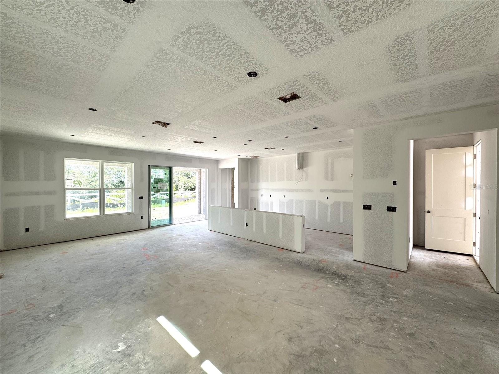 Listing photo 3 for 30337 Emerald Forest Dr