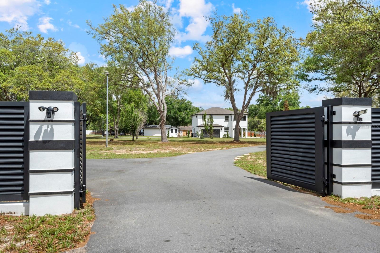 Listing photo 2 for 2509 Appy Ln