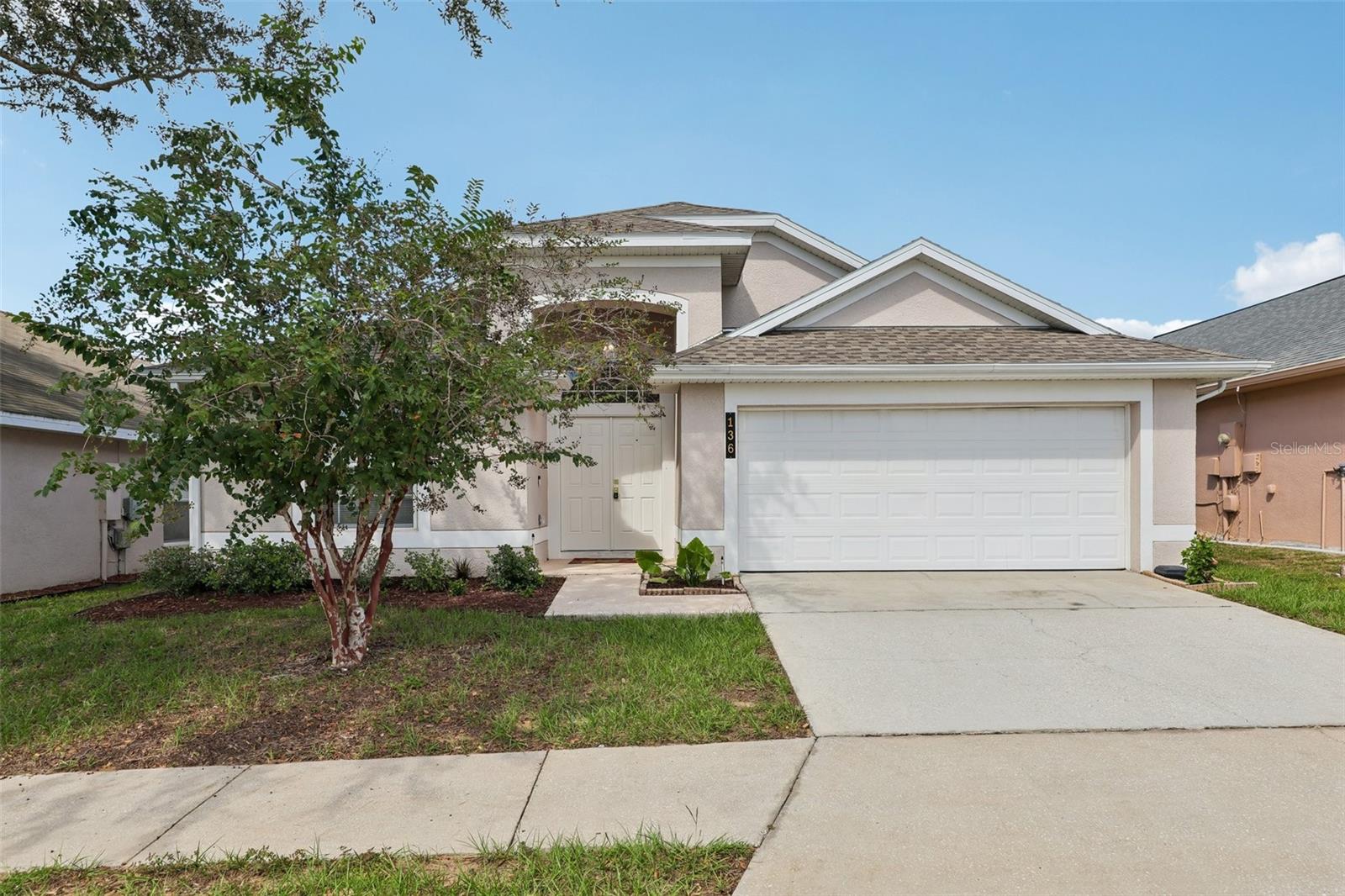 Listing photo 1 for 136 Grantham Dr