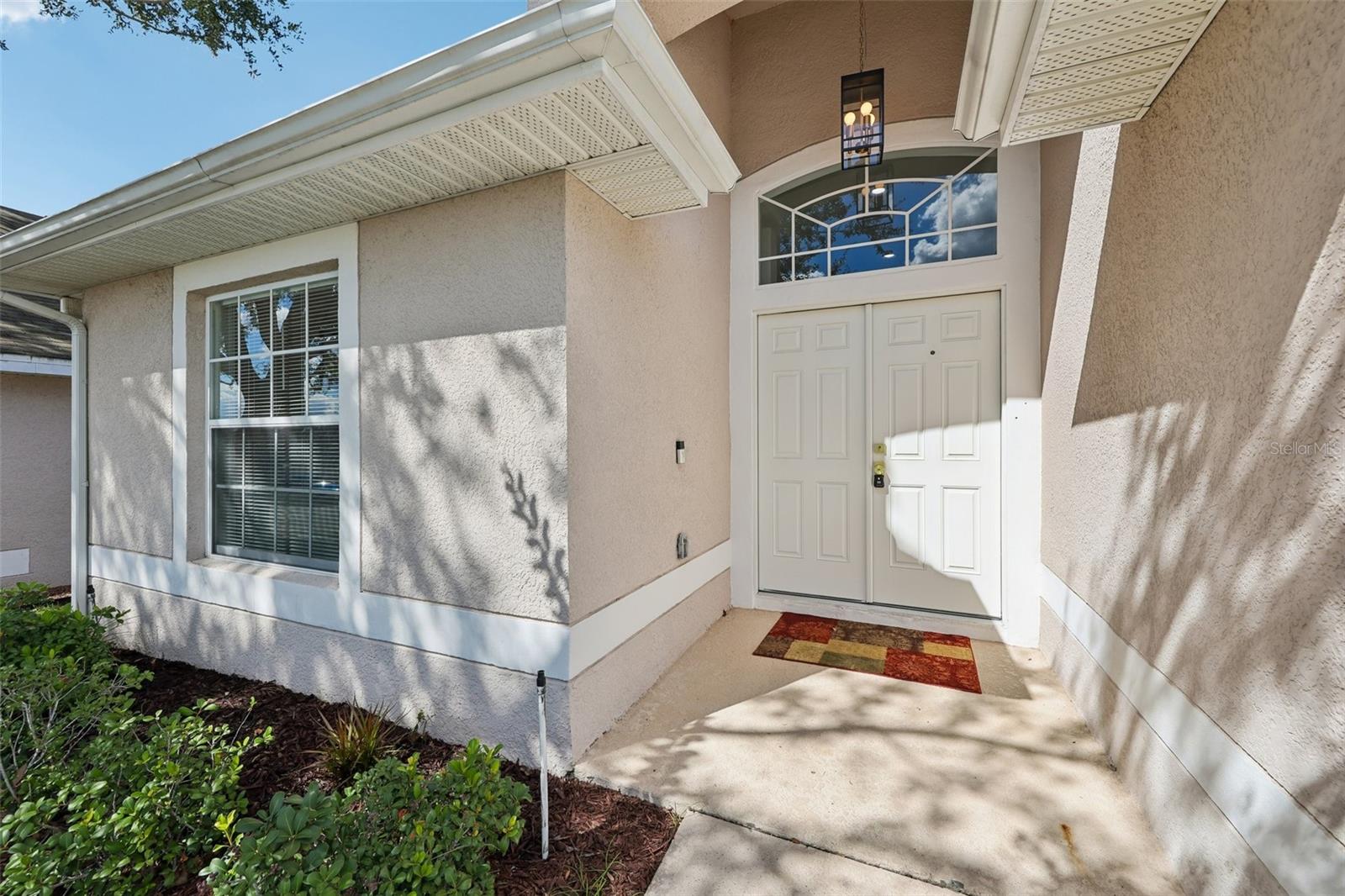 Listing photo 3 for 136 Grantham Dr