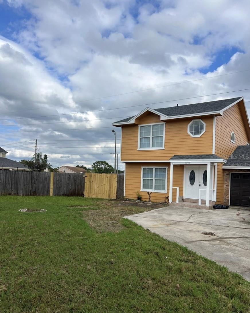 Listing photo 1 for 7858 Brockwood Cir