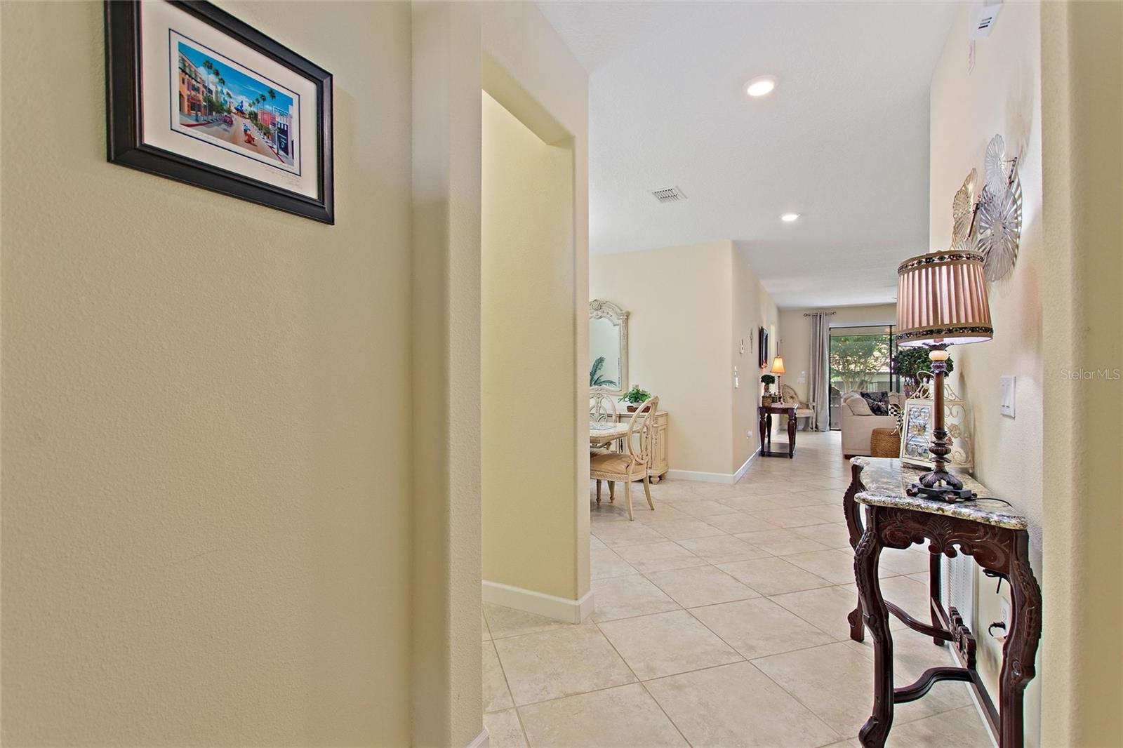 Listing photo 2 for 1311 Gleneagles Ln