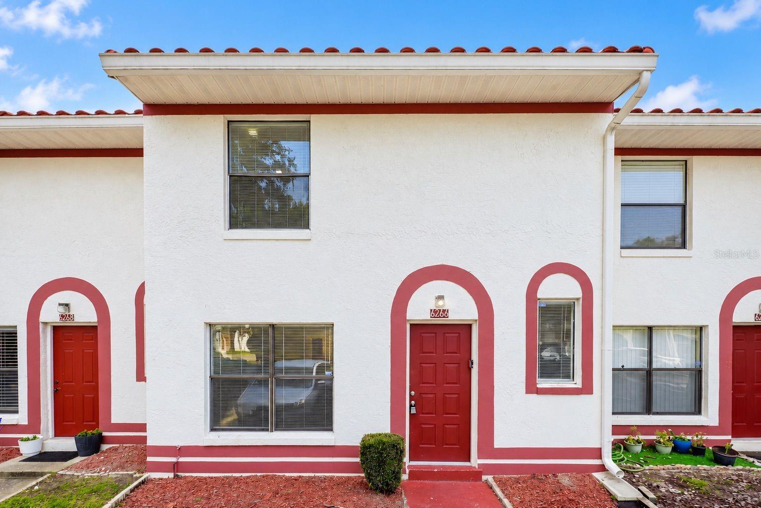 Listing photo 1 for 6266 Yorktown Dr #179