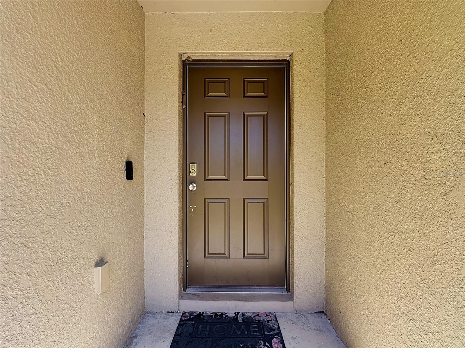 Listing photo 2 for 536 Bristol Cir