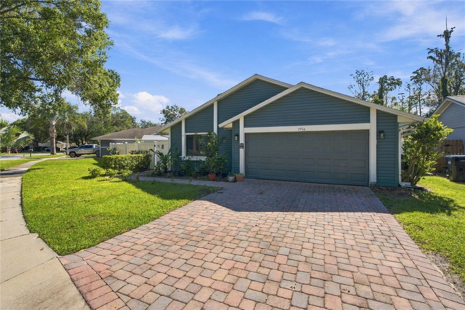 Listing photo 1 for 7914 Autumn Wood Dr