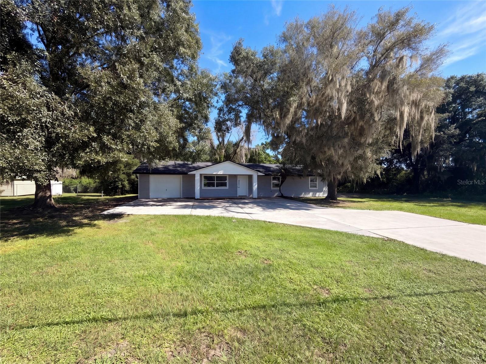 Listing photo 1 for 425 W Daughtery Rd