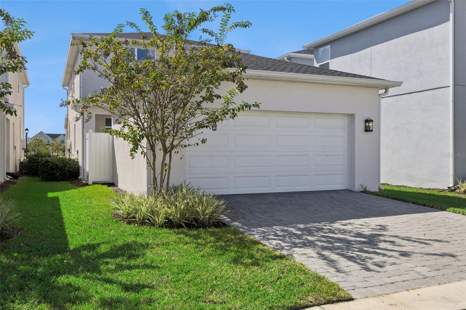 Listing photo 2 for 1717 Crowncrest Dr