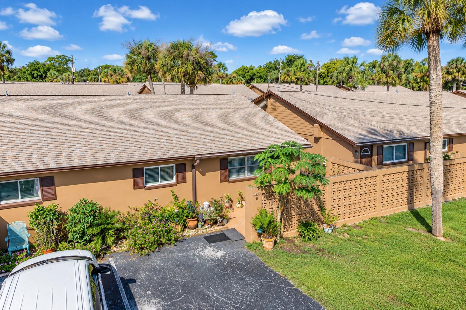 Listing photo 1 for 492 B St